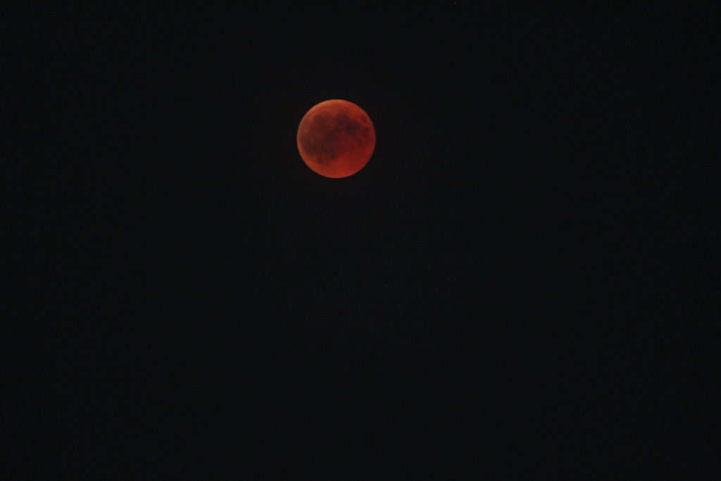 Photographie lune rouge